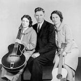 Maybelle Carter, A.P. Carter et Sara Carter vers 1937.