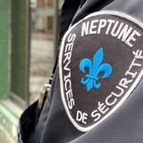 Plusieurs portent l'uniforme de la firme de sécurité Neptune en Mauricie. 