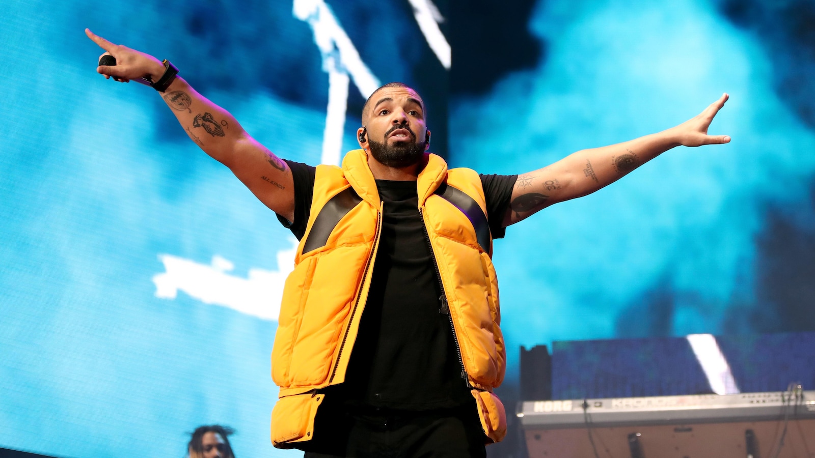 Le rappeur canadien Drake sur scène lors d'un spectacle.
