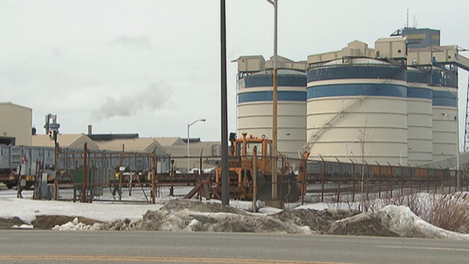 L' aluminerie de Bécancour, vue de l'extérieur.