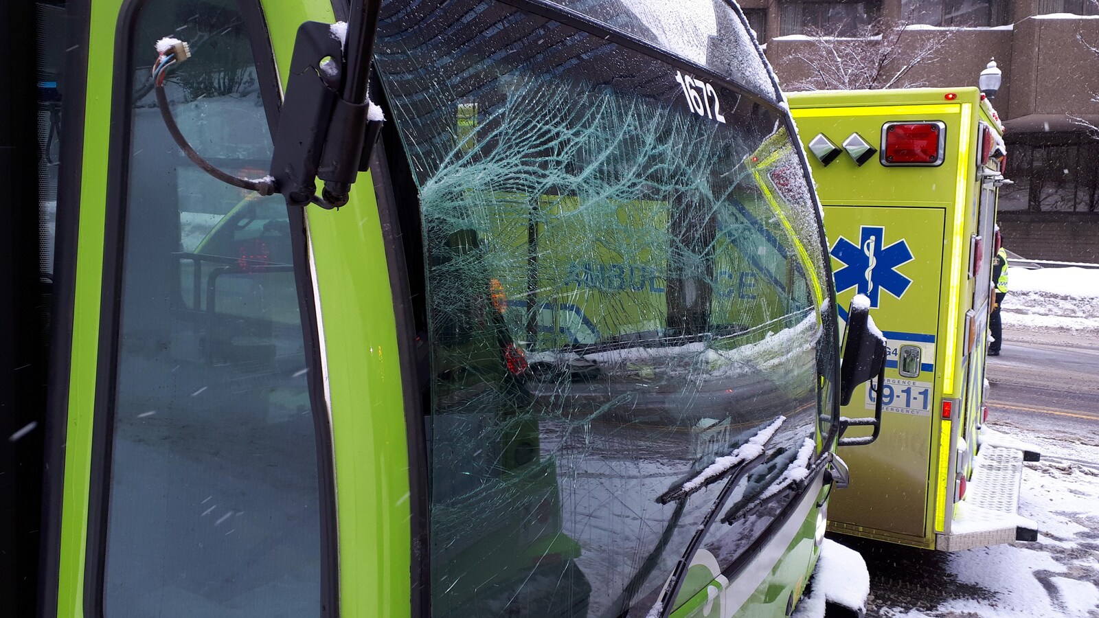 Accident entre deux autobus du RTC