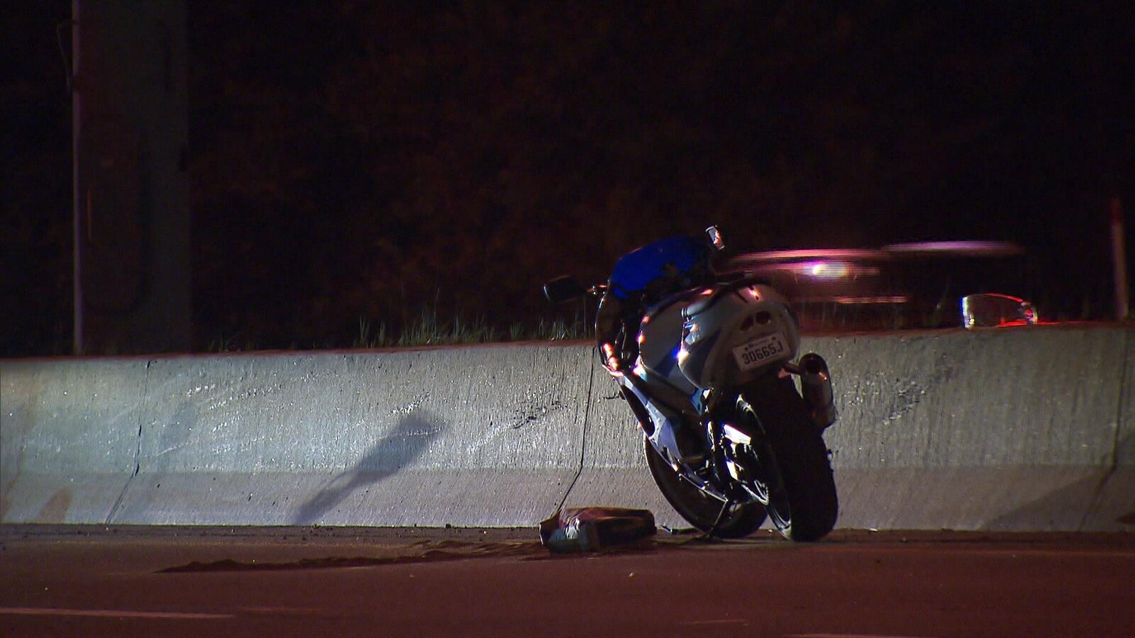 Un conducteur a perdu la maîtrise de sa moto.