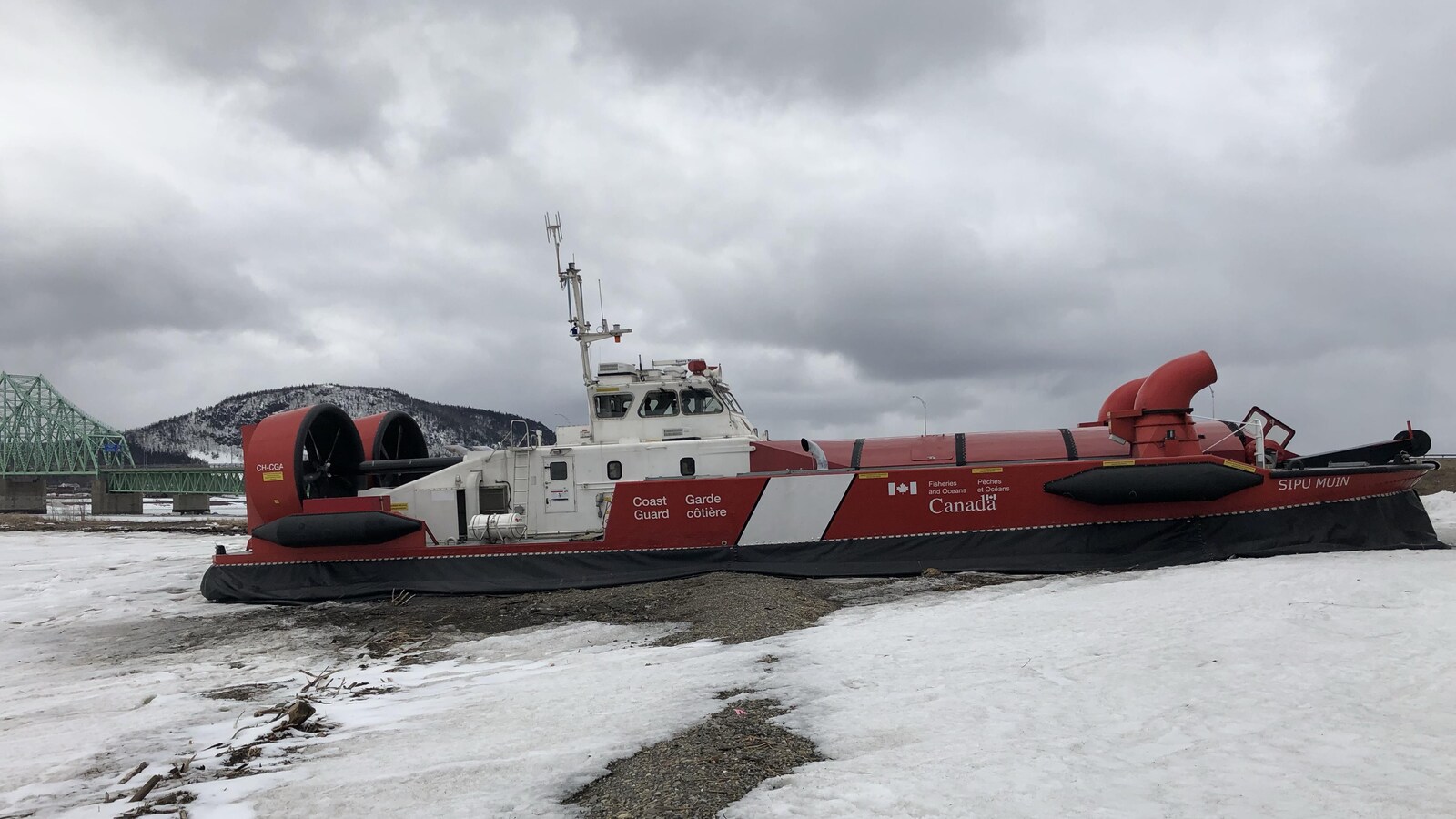 L'aéroglisseur à Pointe-à-la-Croix