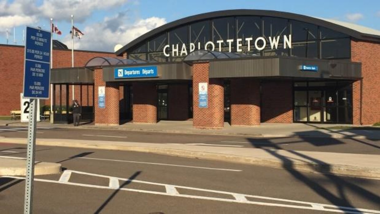 Services bilingues à l'aéroport de Charlottetown des défis à l