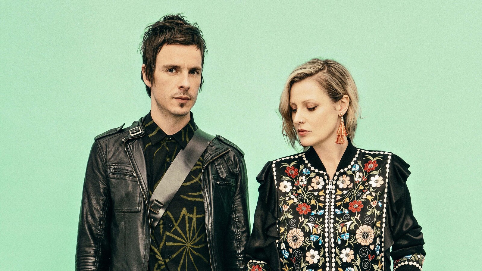 David Bussières et Justine Laberge prennent la pose lors d'une séance de photos pour la sortie de leur dernier album, L'amour et le chaos.
