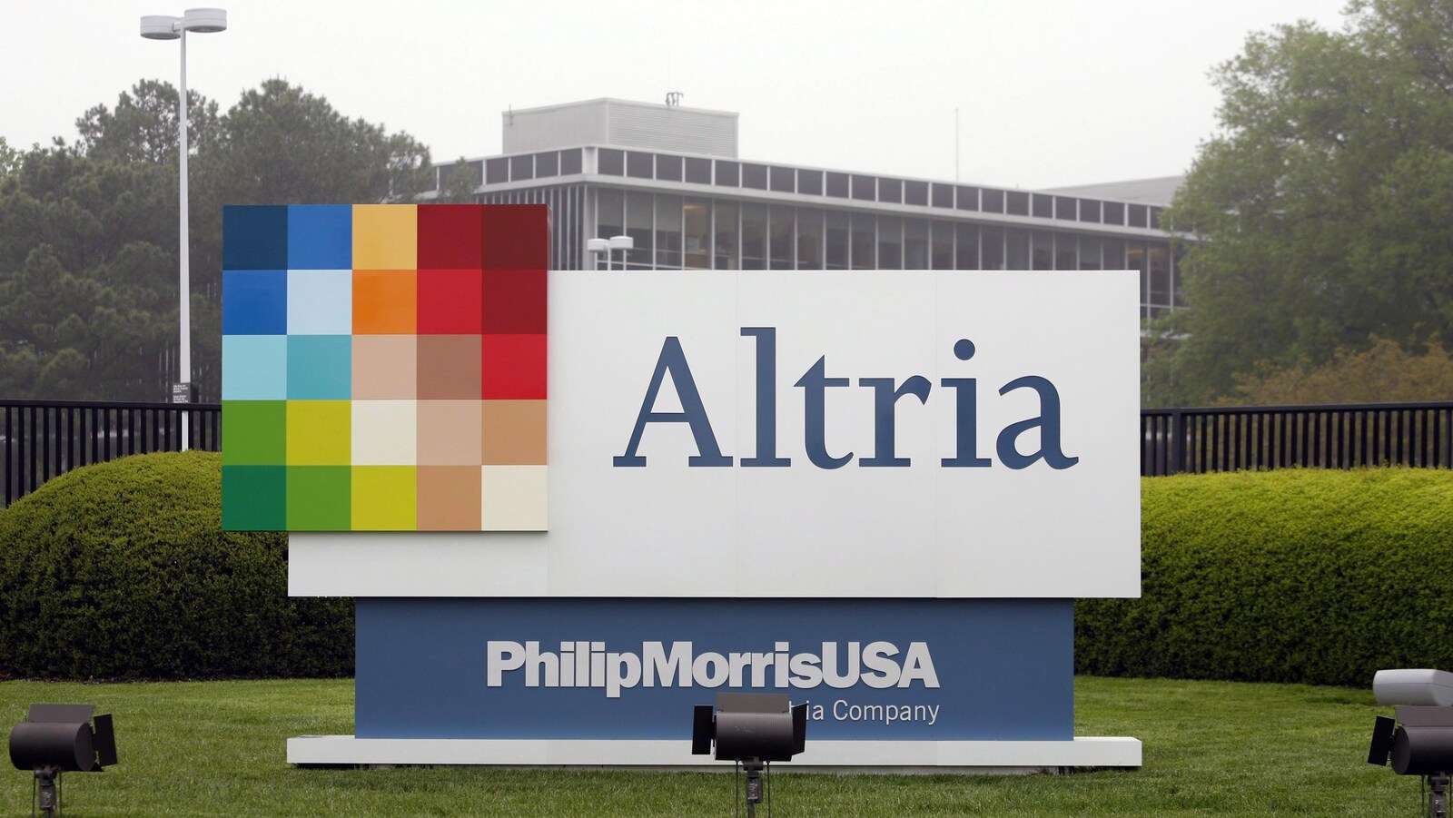 Le géant américain du tabac Altria investit 2,4 milliards dans la compagnie canadienne de production de cannabis, Cronos.