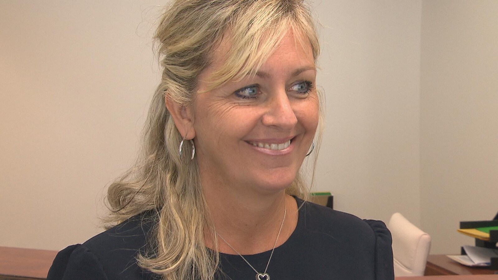 Andrée Laforest dans son bureau