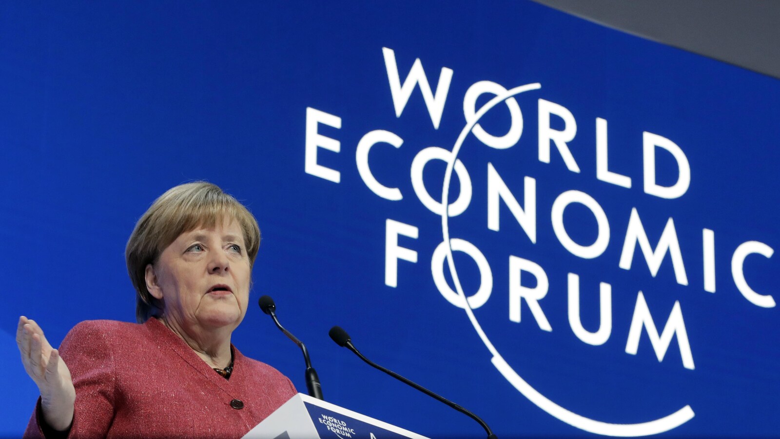 La chancelière allemande, Angela Merkel, prend la parole au sommet économique de Davos.
