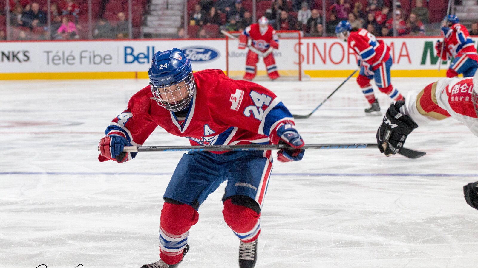 La hockeyeuse Anne-Sophie Bettez, des Canadiennes de Montréal, dans la Ligue canadienne de hockey féminin