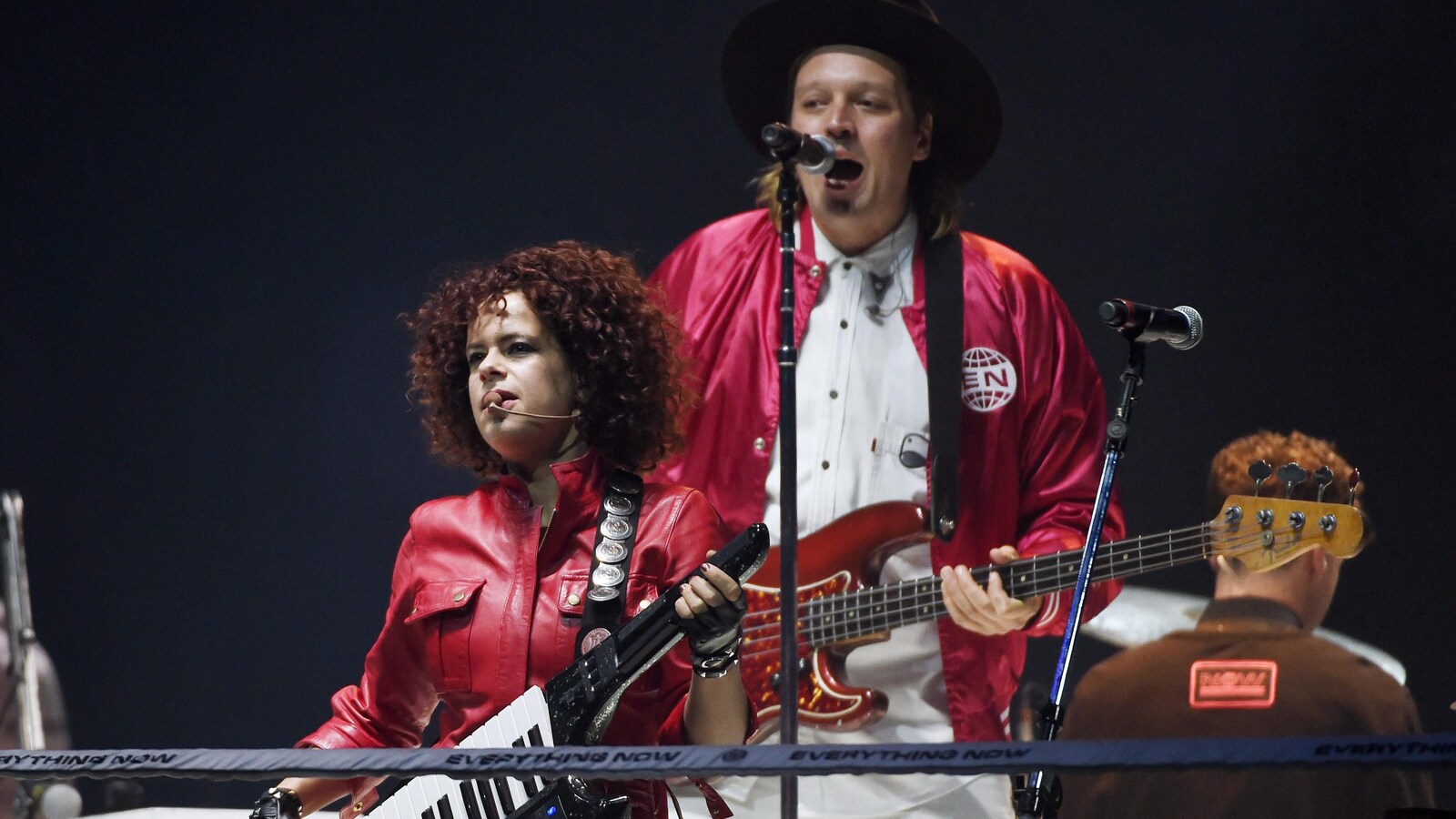 Regine Chassagne et Win Butler d'Arcade Fire en concert à Inglewood (Californie), le 20 octobre 2017