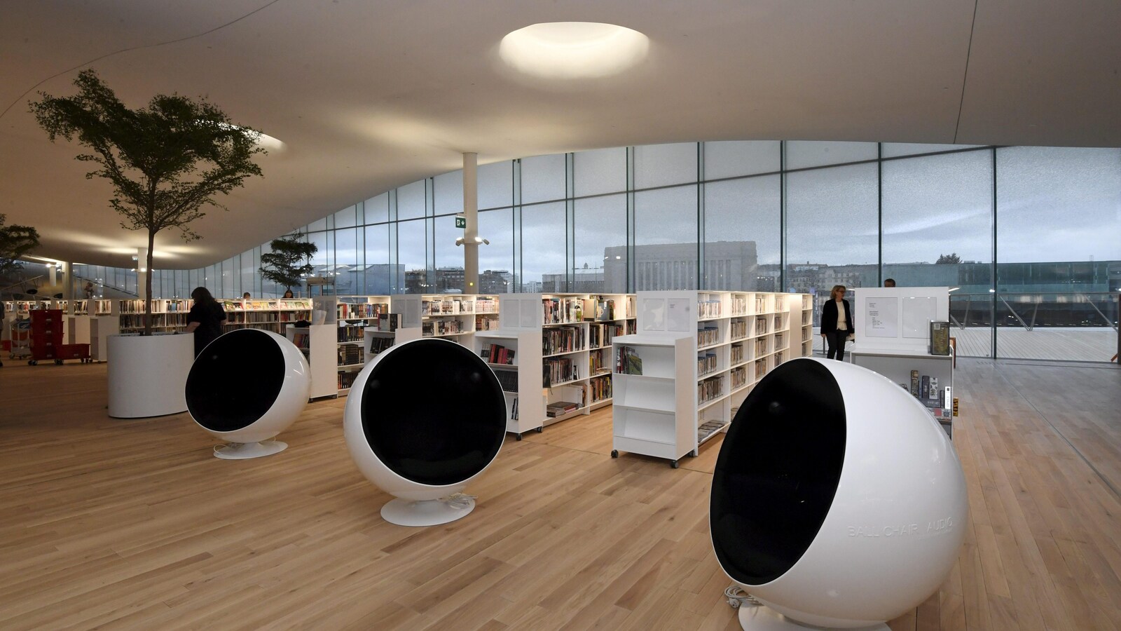Vue d'une salle de la nouvelle bibliothèque centrale Oodi, à Helsinki, en Finlande.