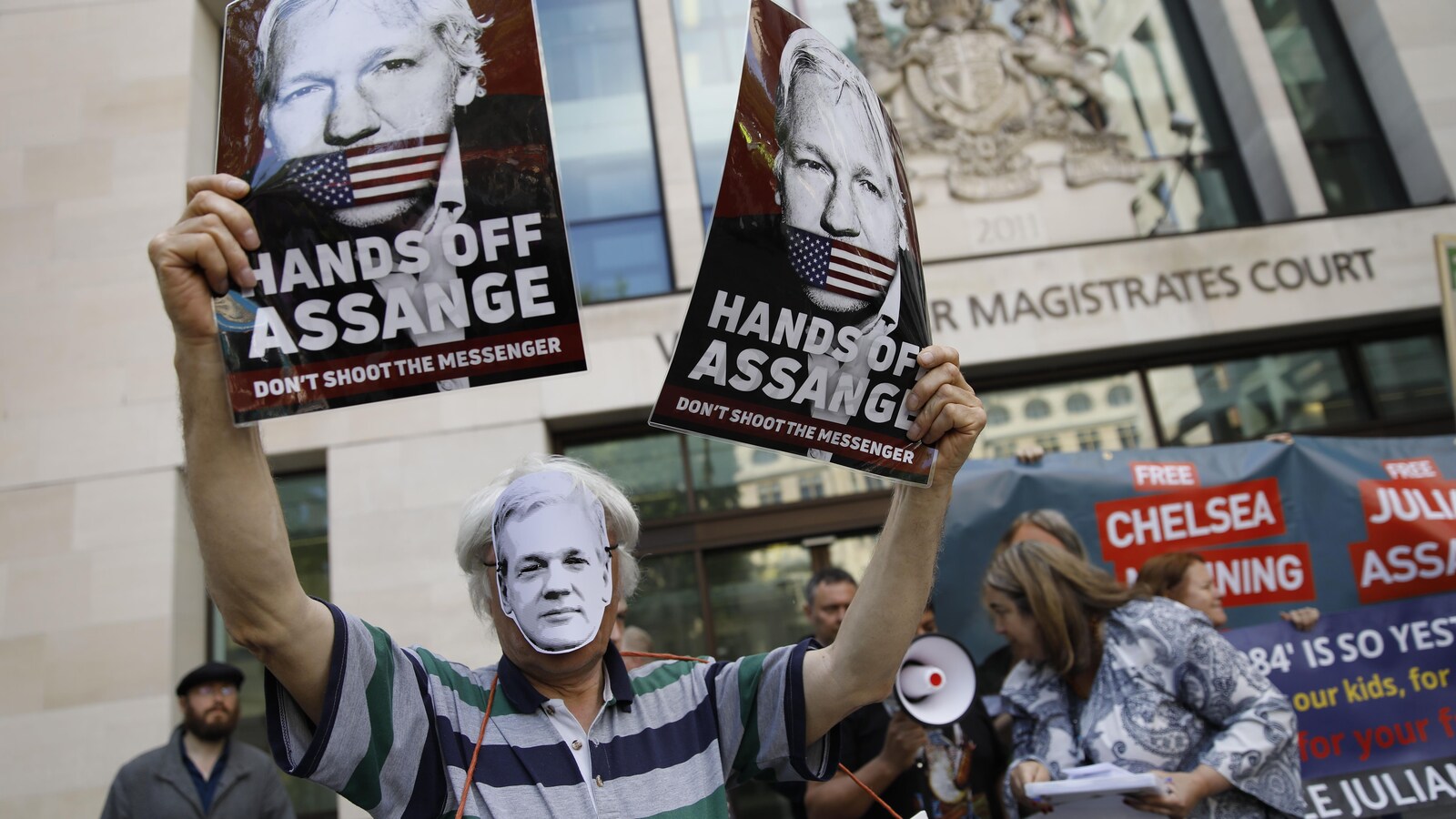 Julian Assange présente des symptômes de Julian Assange présente des symptômes de