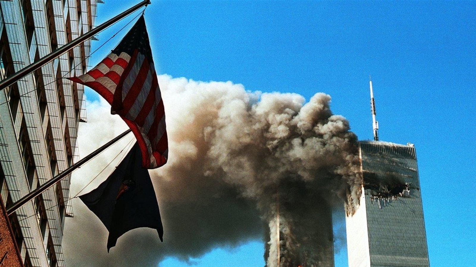 Les tours du World Trade Center après les attentats du 11 septembre 2001, à New York