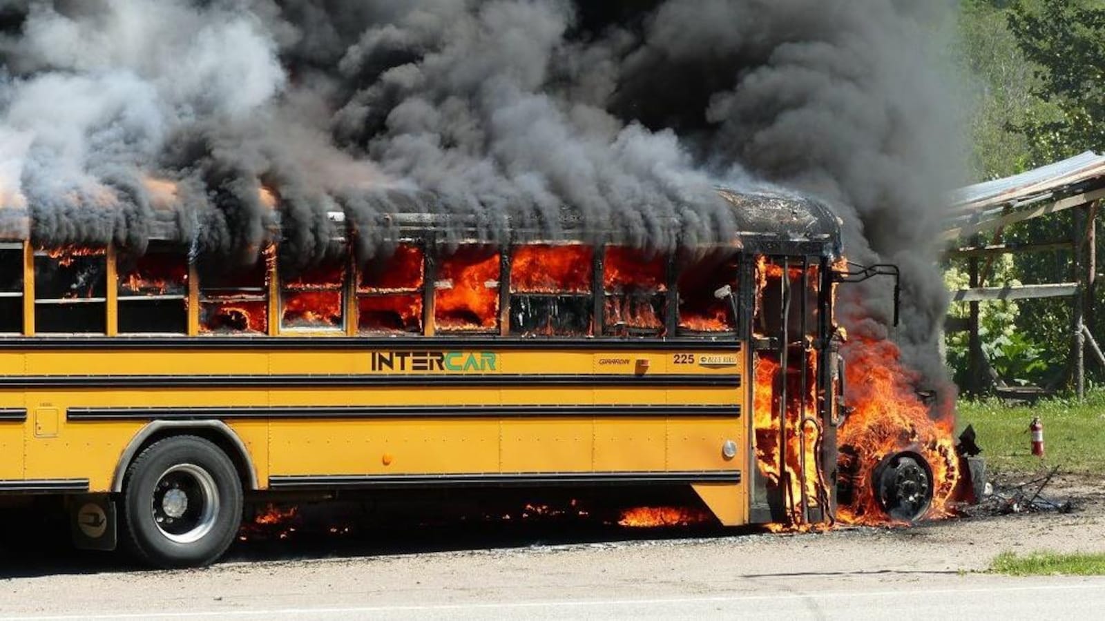 Un autobus en feu