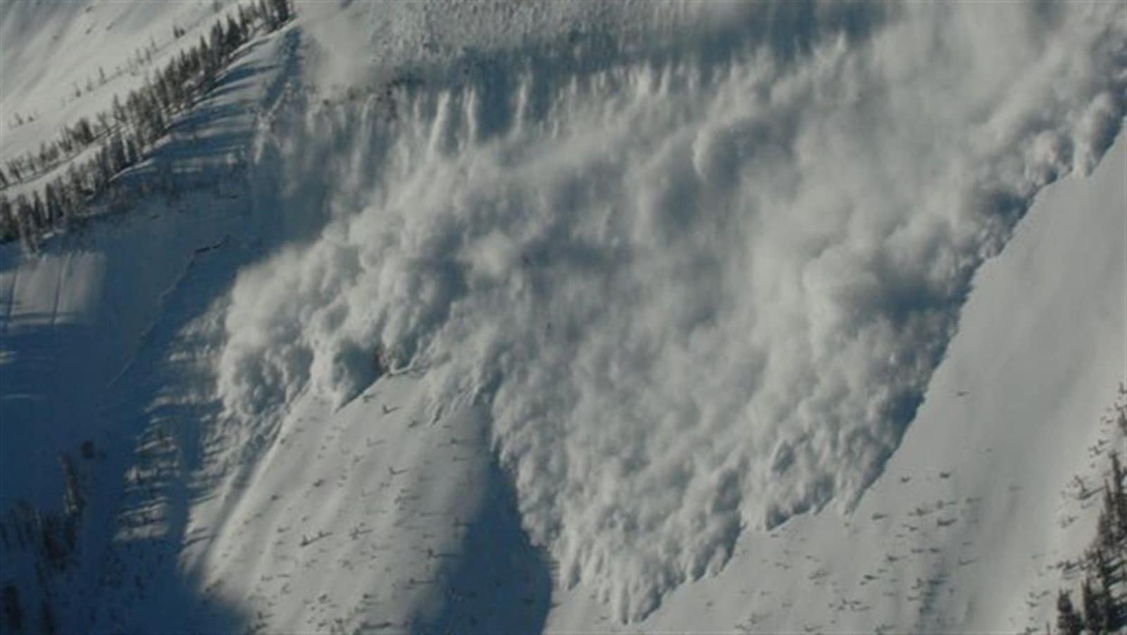 Une avalanche en haute montagne