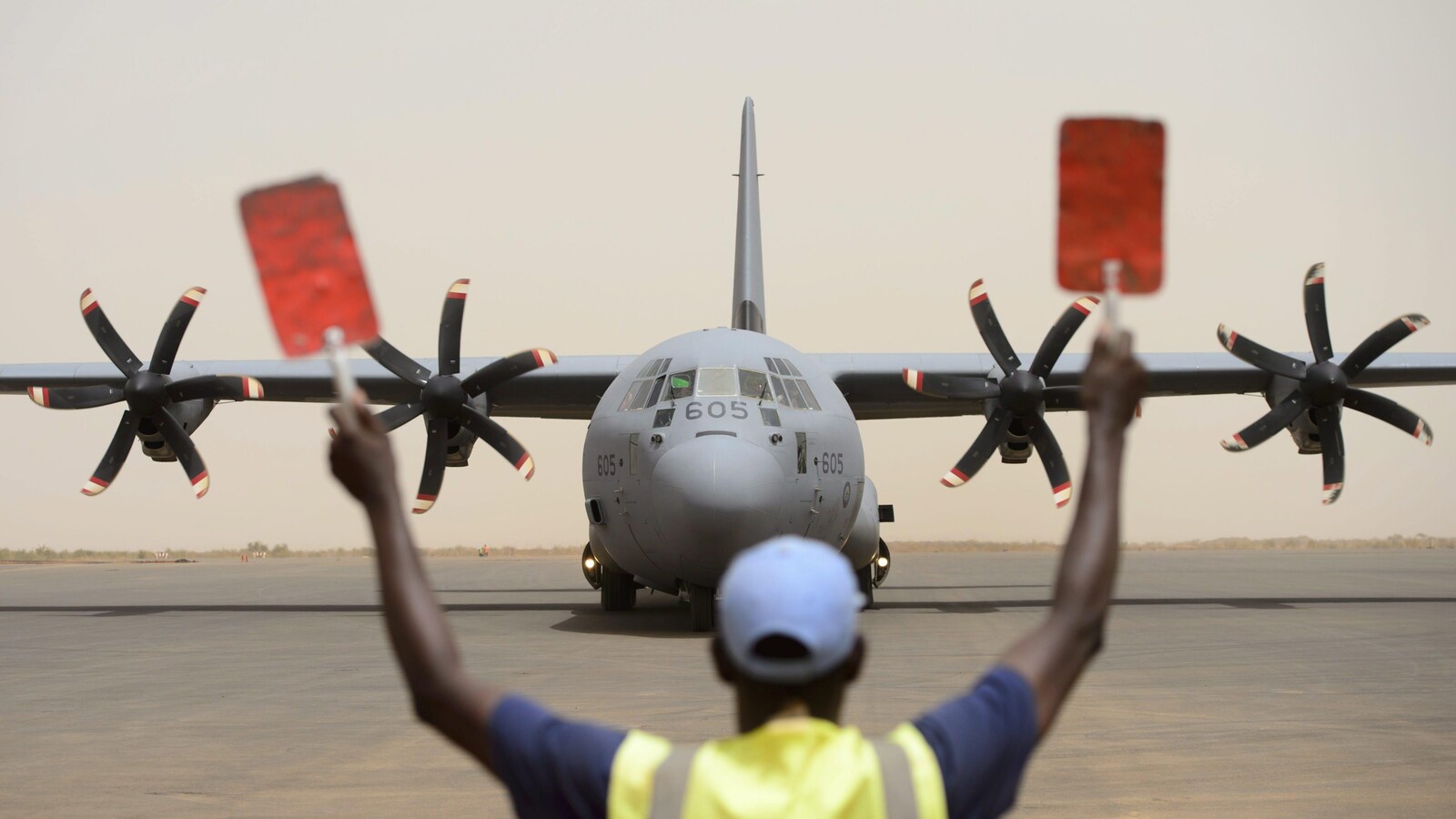 Avion des forces canadiennes atterrit à Gao.