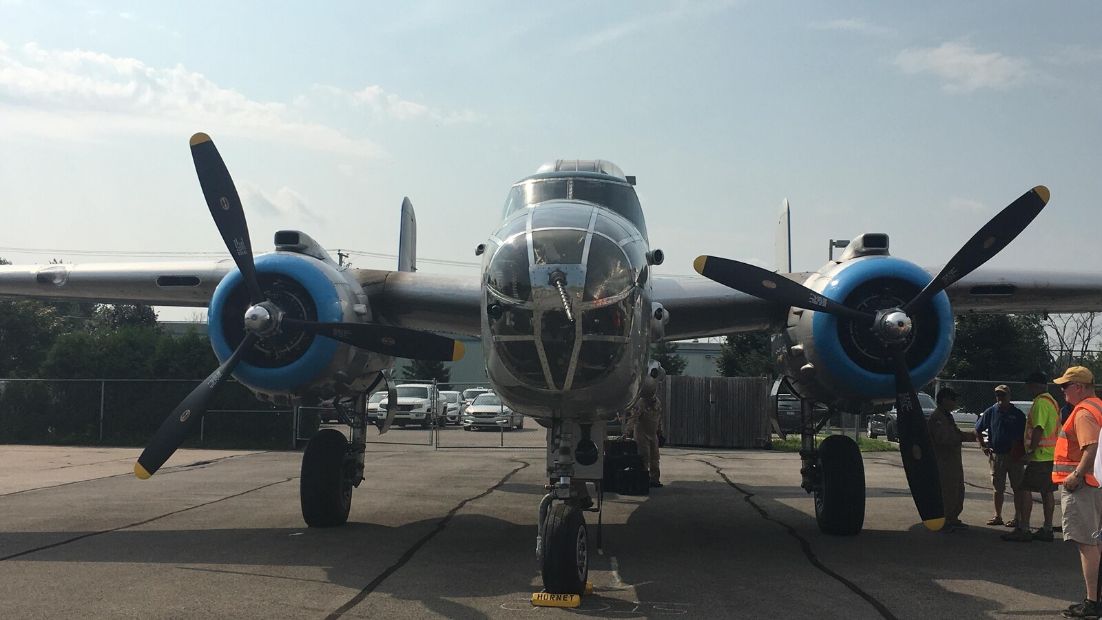 Un Avion B-25 De La Seconde Guerre Mondiale De Passage à Gatineau | ICI ...