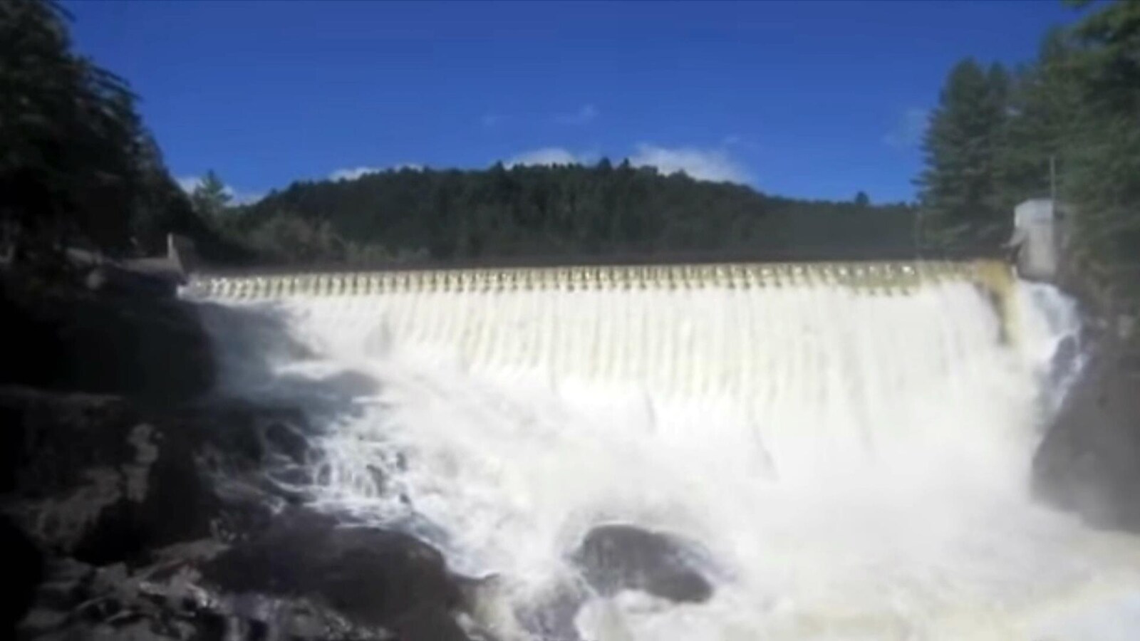 Les autorités ont confiance que le barrage va tenir le coup à Grenville