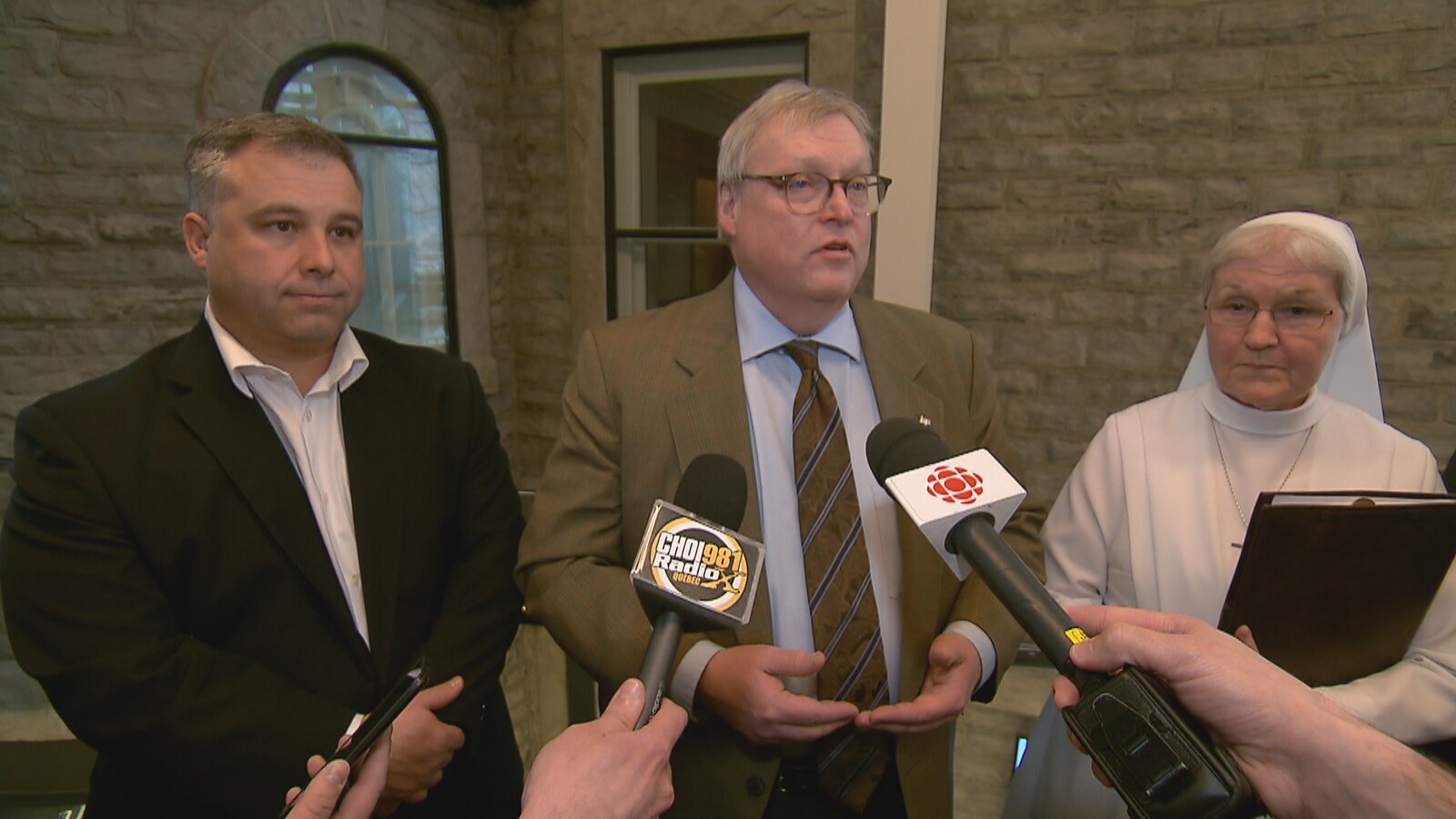 Le ministre Gaétan Barrette discute de l'avenir de l'Hôtel-Dieu de Québec