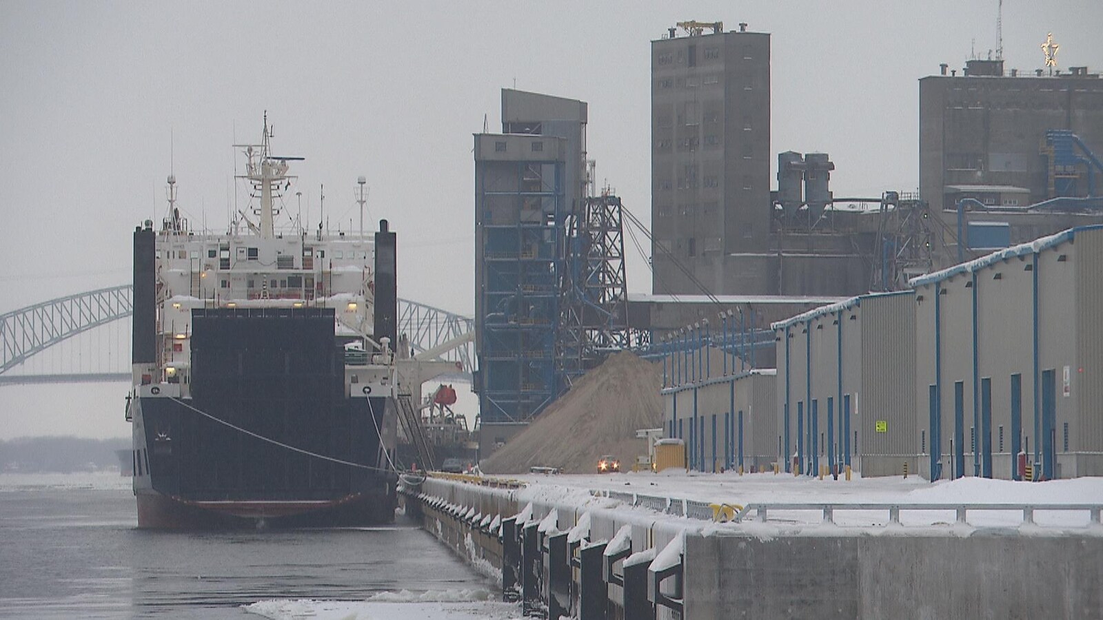 Le Lowlands Opal était le premier bateau à accoster au port de Trois-Rivières en 2018.