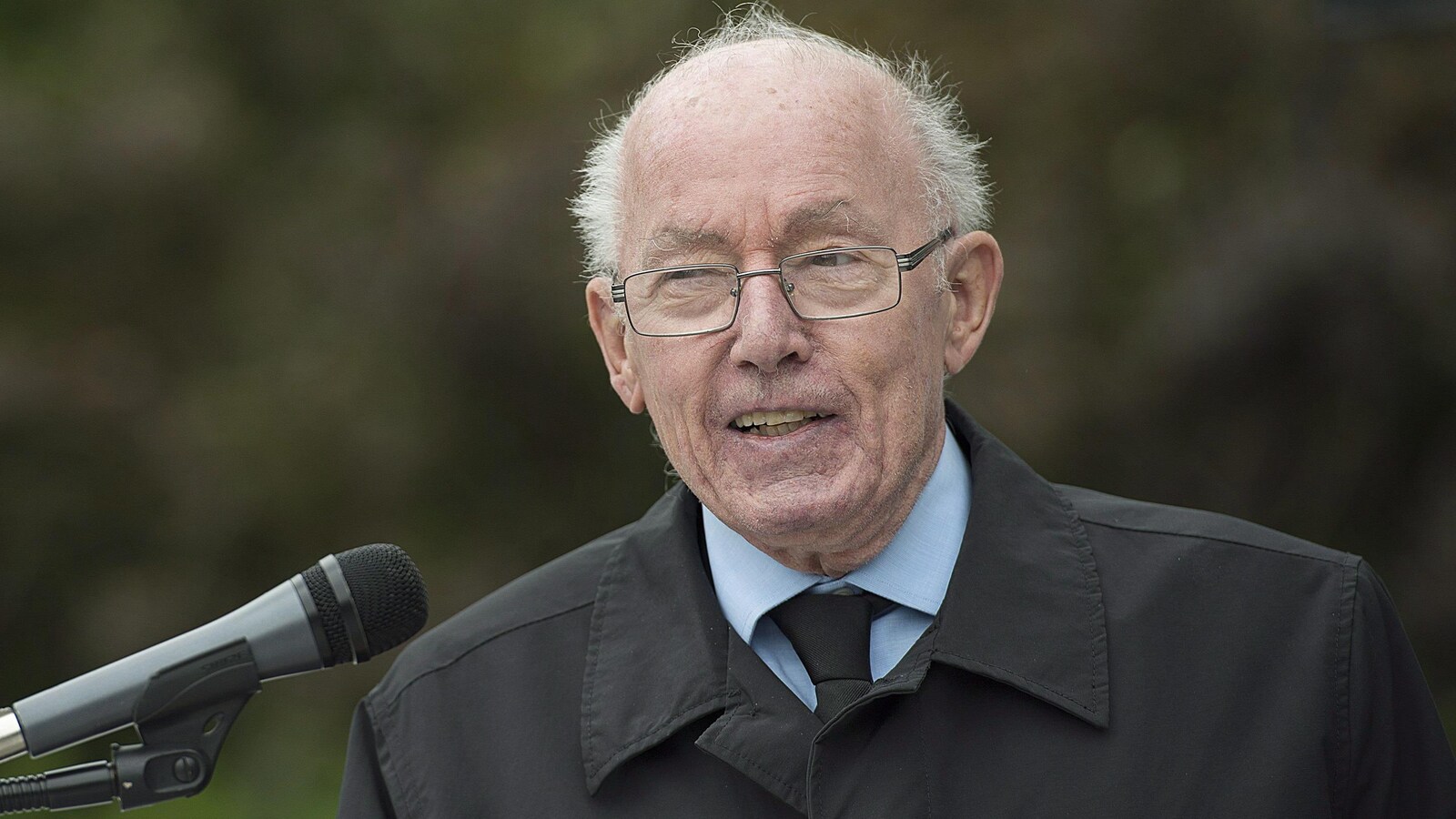 L’ex-premier ministre du Québec, Bernard Landry, lors d’une conférence de presse en compagnie des membres de la Société Saint-Jean-Baptiste à Montréal, le 12 juillet 2017