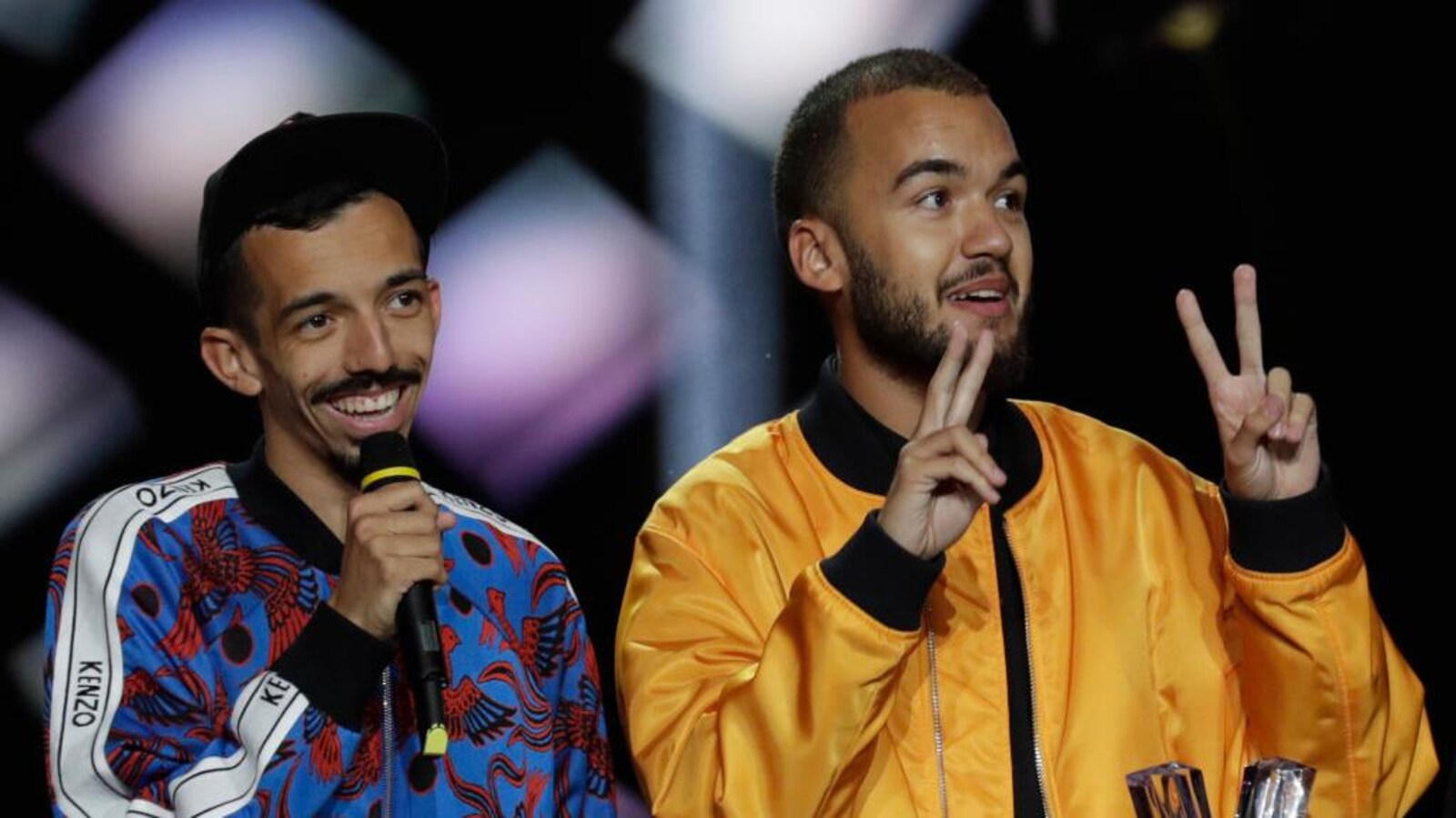 Le duo français Bigflo et Oli à la cérémonie des Victoires de la musique.