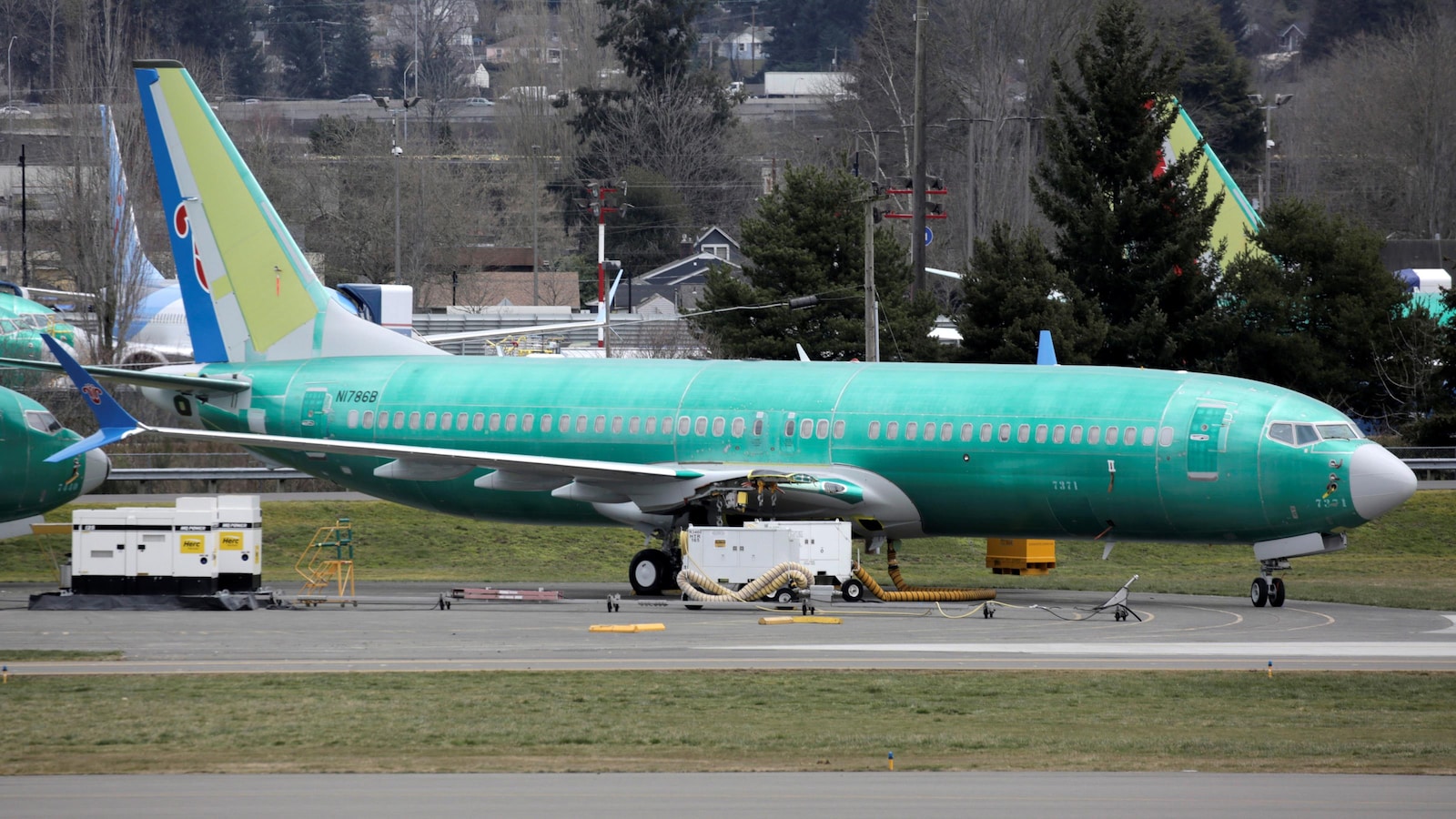 Un appareil est stationné sur le terrain d'une usine de Boeing, aux États-Unis.