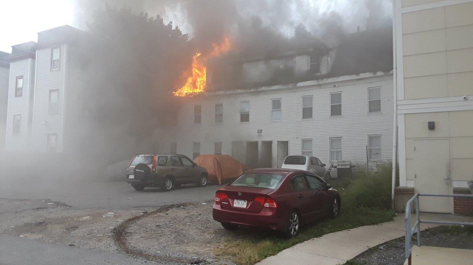 Un bâtiment brûle après des explosions à Lawrence, Massachusetts, États-Unis en ce 13 septembre 2018
