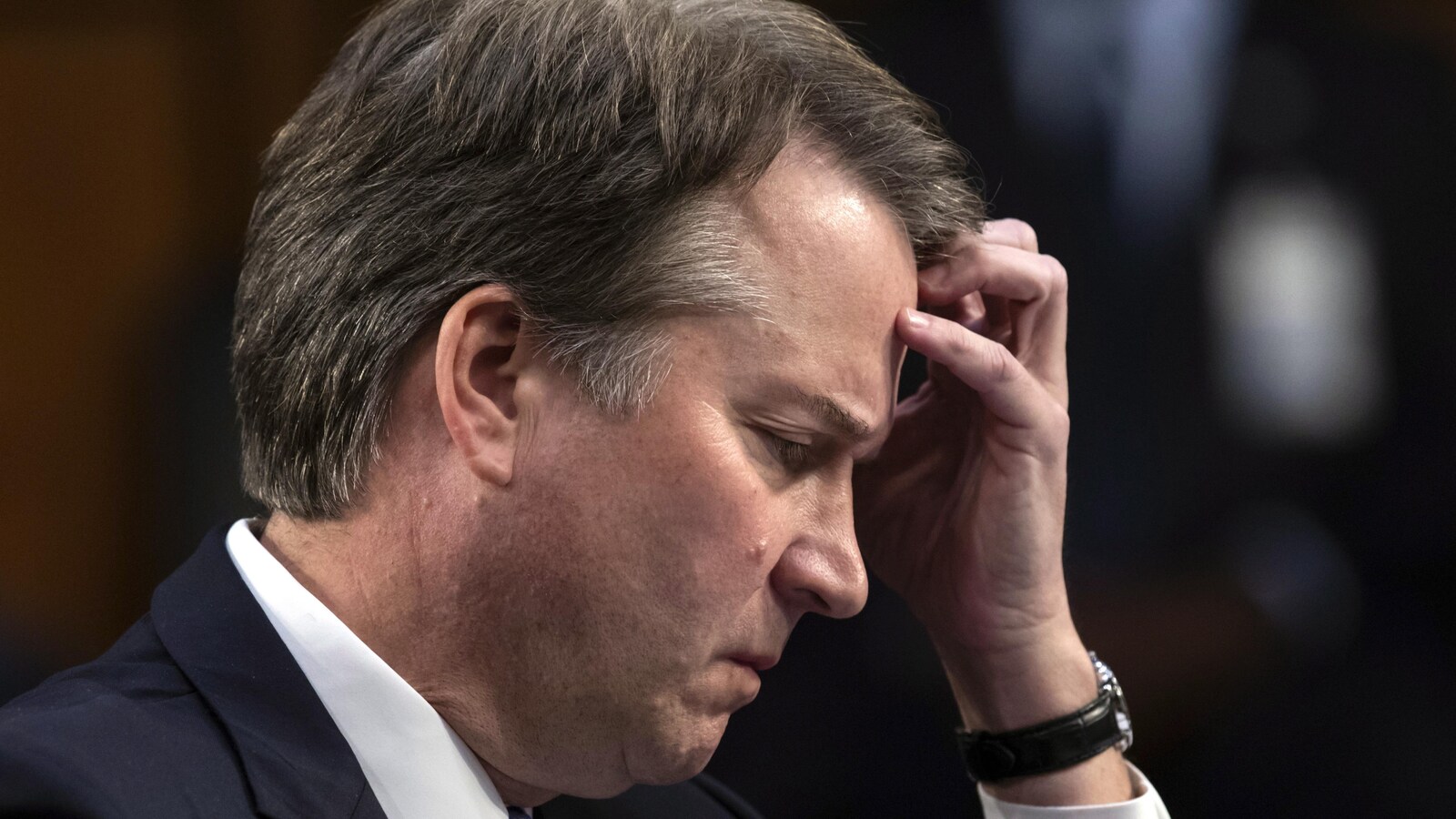 Brett Kavanaugh, candidat à la Cour suprême, attend de témoigner devant la Commission judiciaire du Sénat pour le troisième jour de son audience de confirmation des charges, au Capitole de Washington.