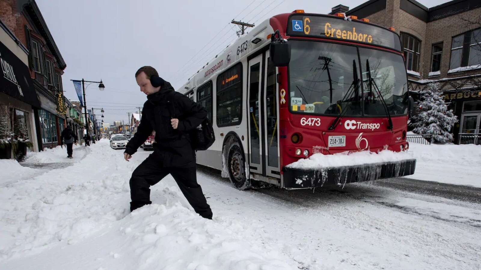 Un bus de la compagnie OC Transpo.