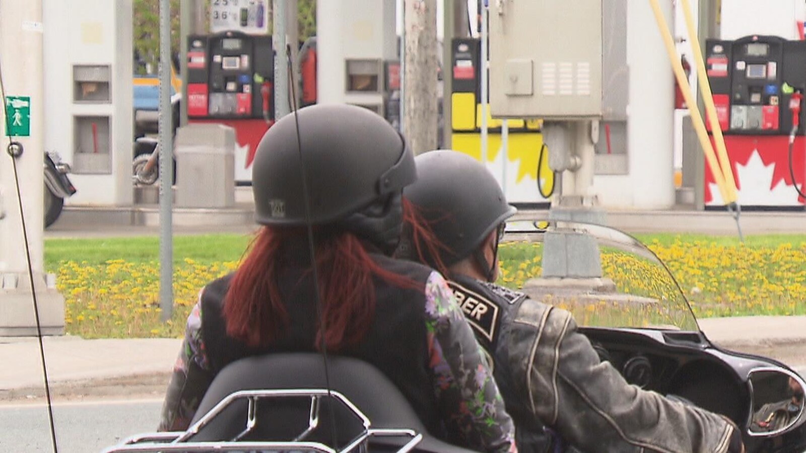 Camille René, 24 ans, était passagère d’une motocyclette à l’occasion d’une promenade organisée par le regroupement Dégénération à laquelle ont pris part près de 500 motocyclistes. Les participants ont effectué le trajet entre Saint-Louis-de-Blandford et Bécancour.