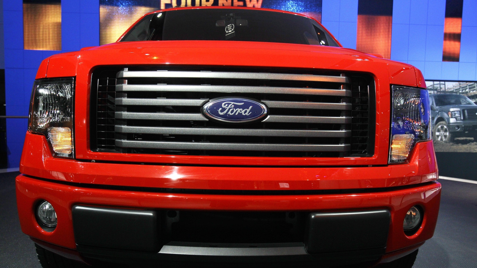 Une camionnette Ford F-150 2011.