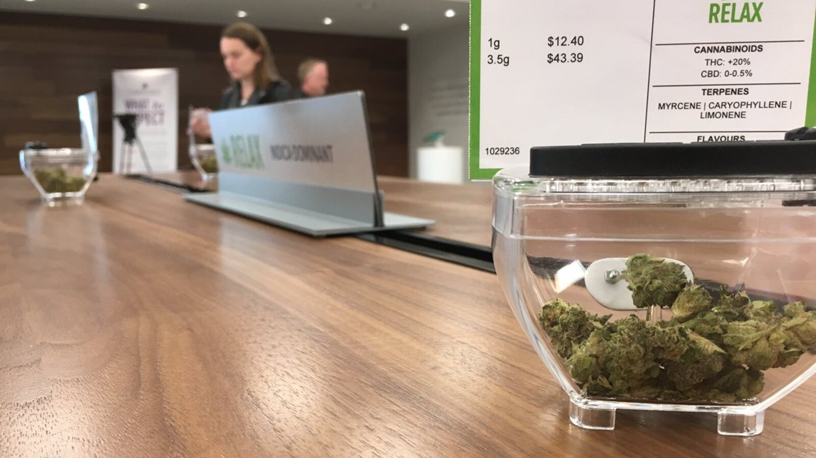 Un présentoir pour la vente de cannabis.