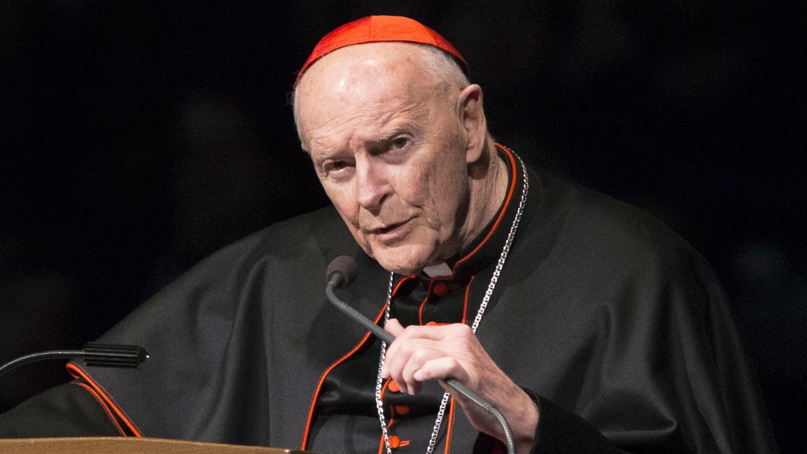Le pape ordonne une enquête sur l'ancien cardinal américain Theodore McCarrick.