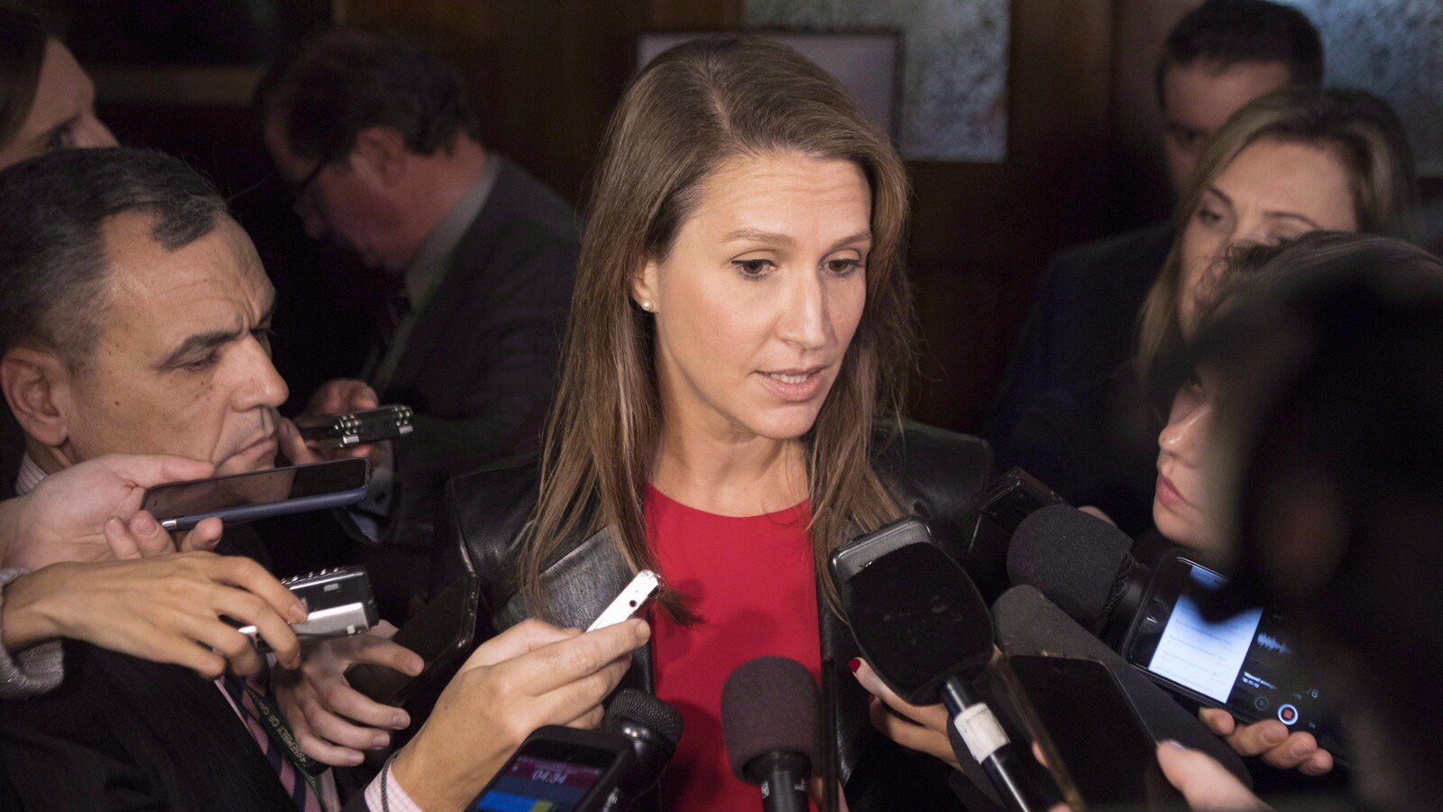 La ministre déléguée aux Affaires francophones Caroline Mulroney en mêlée de presse