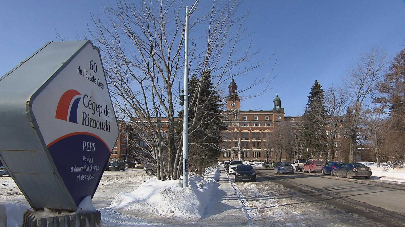 La façade du Cégep de Rimouski