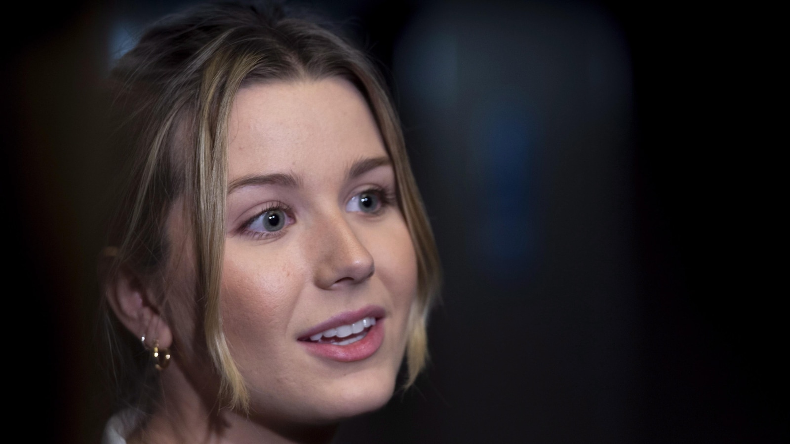 Charlotte Bouchard au palais de justice de Montréal.
