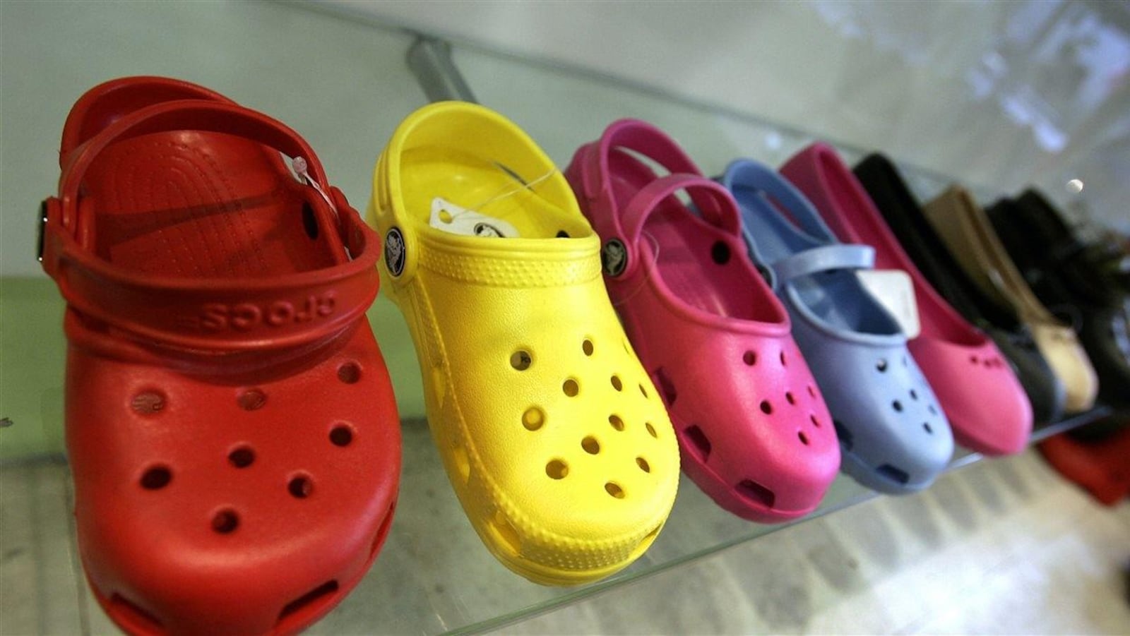 Des chaussures Crocs