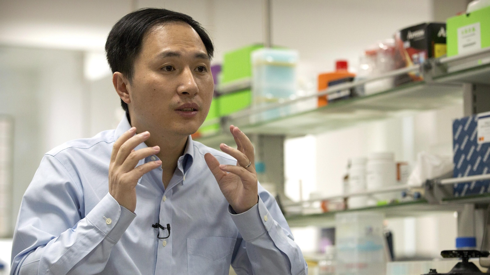 He Jiankui dans son laboratoire.