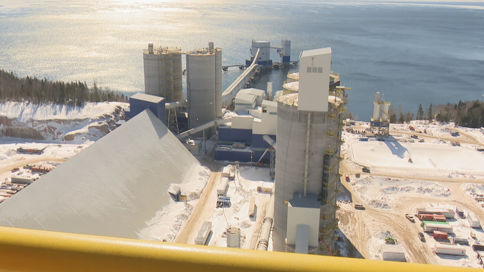 Le terminal pour l'exportation des produits de la cimenterie de Port-Daniel