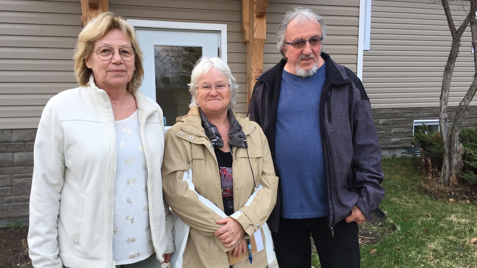Des citoyens ont réclamé la tenue d'assemblées citoyennes sans la présence de la minière.