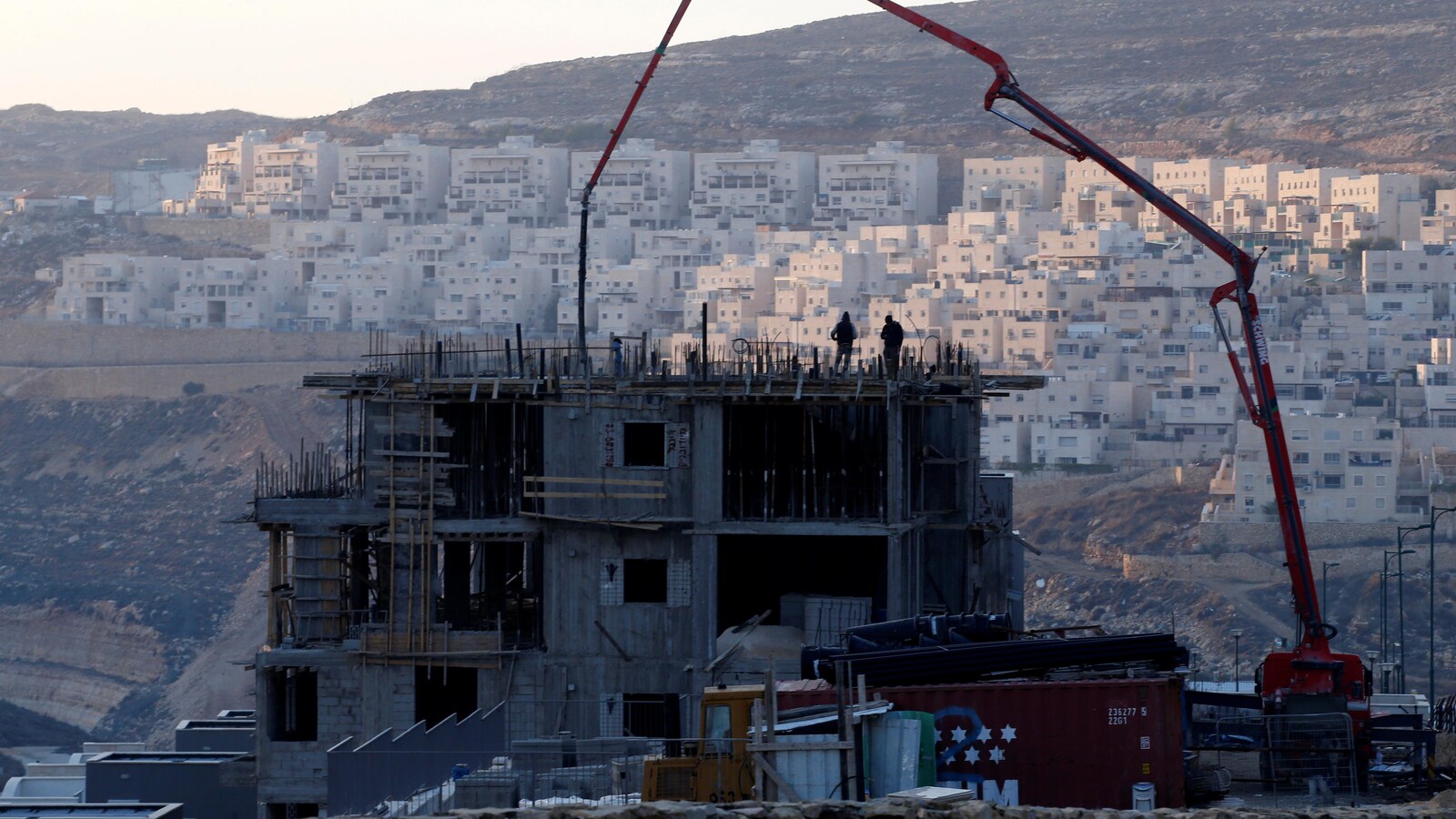 Un chantier de construction de la colonie israélienne de Givat Zeev, en Cisjordanie.