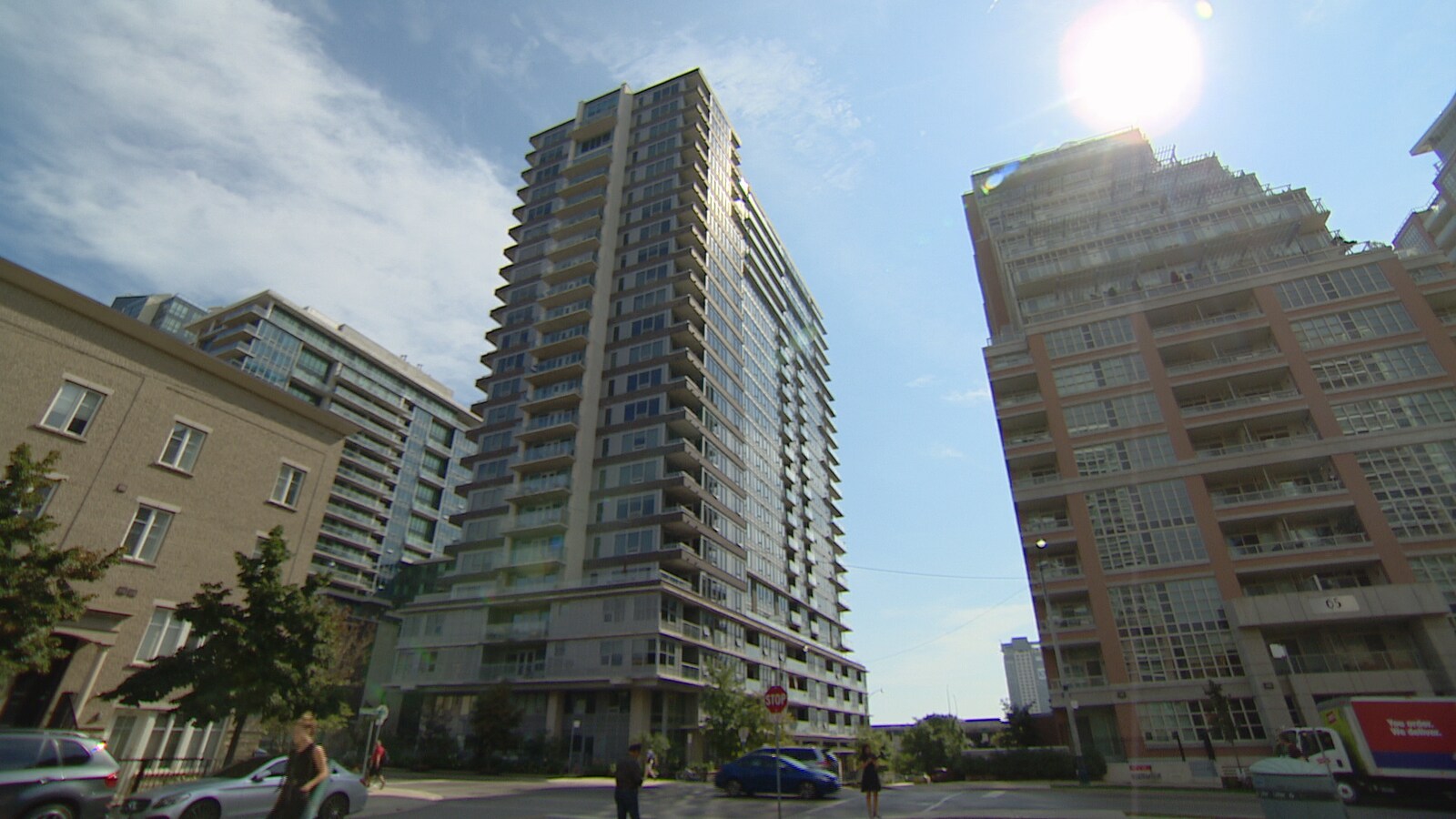 Des tours à condos au centre-ville de Toronto