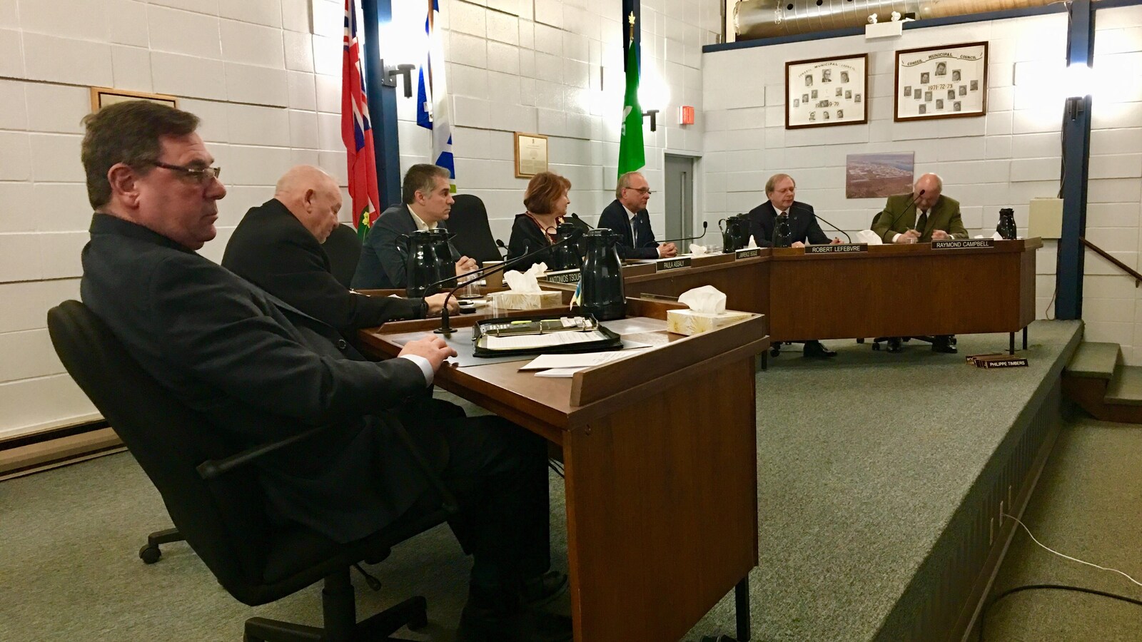 Les membres du conseil municipal d'Hawkesbury.