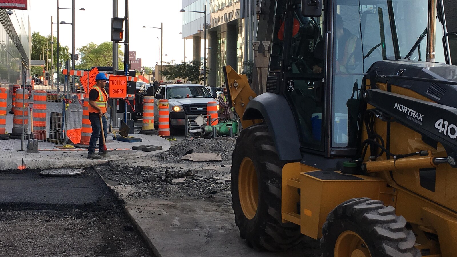 Un chantier de construction au centre-ville de Montréal