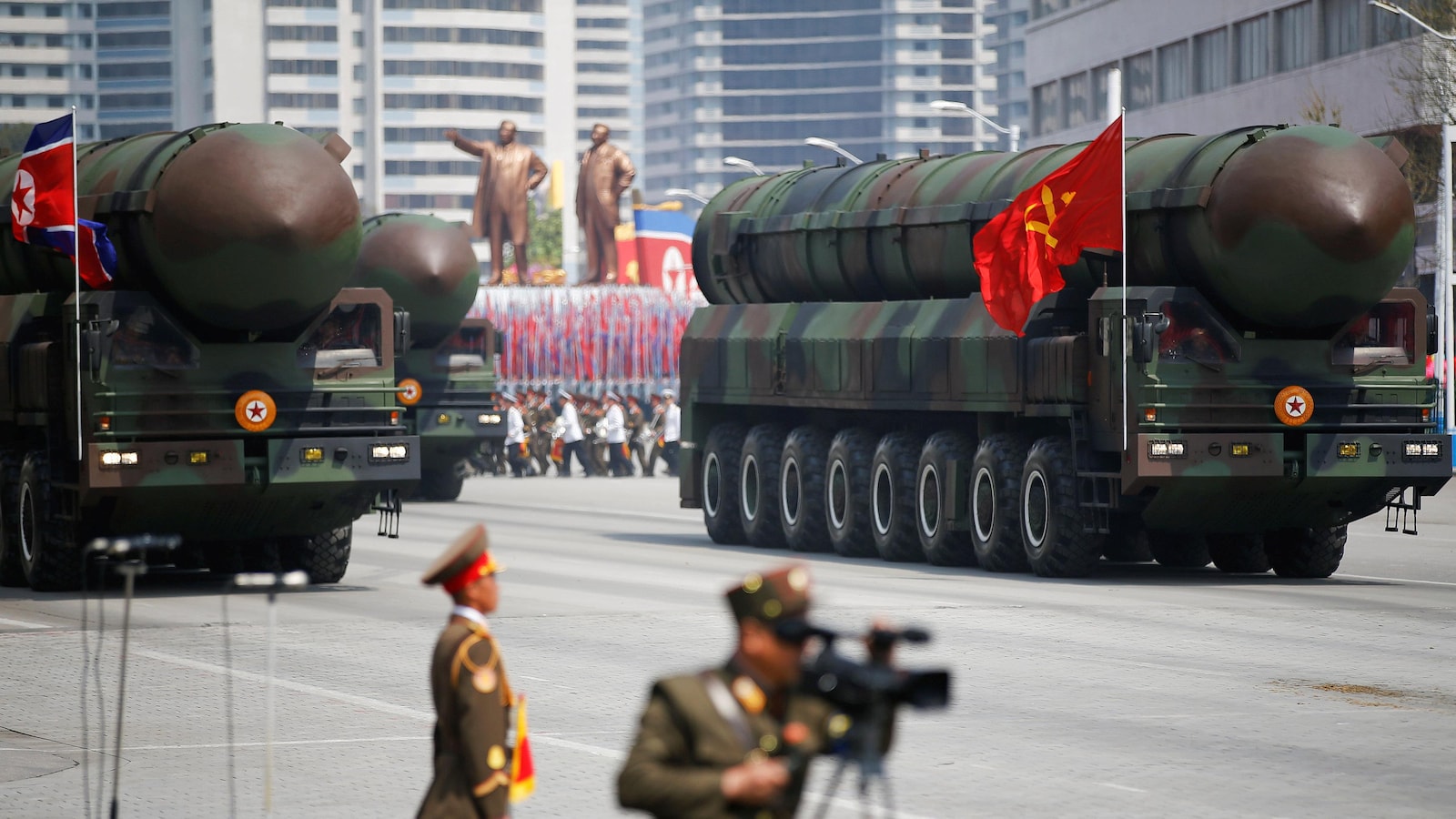 Des missiles intercontinentaux lors d'un défilé militaire à Pyongyang.