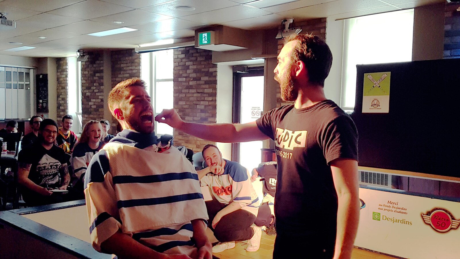 Des joueurs de l'Université de Montréal en train d'improviser