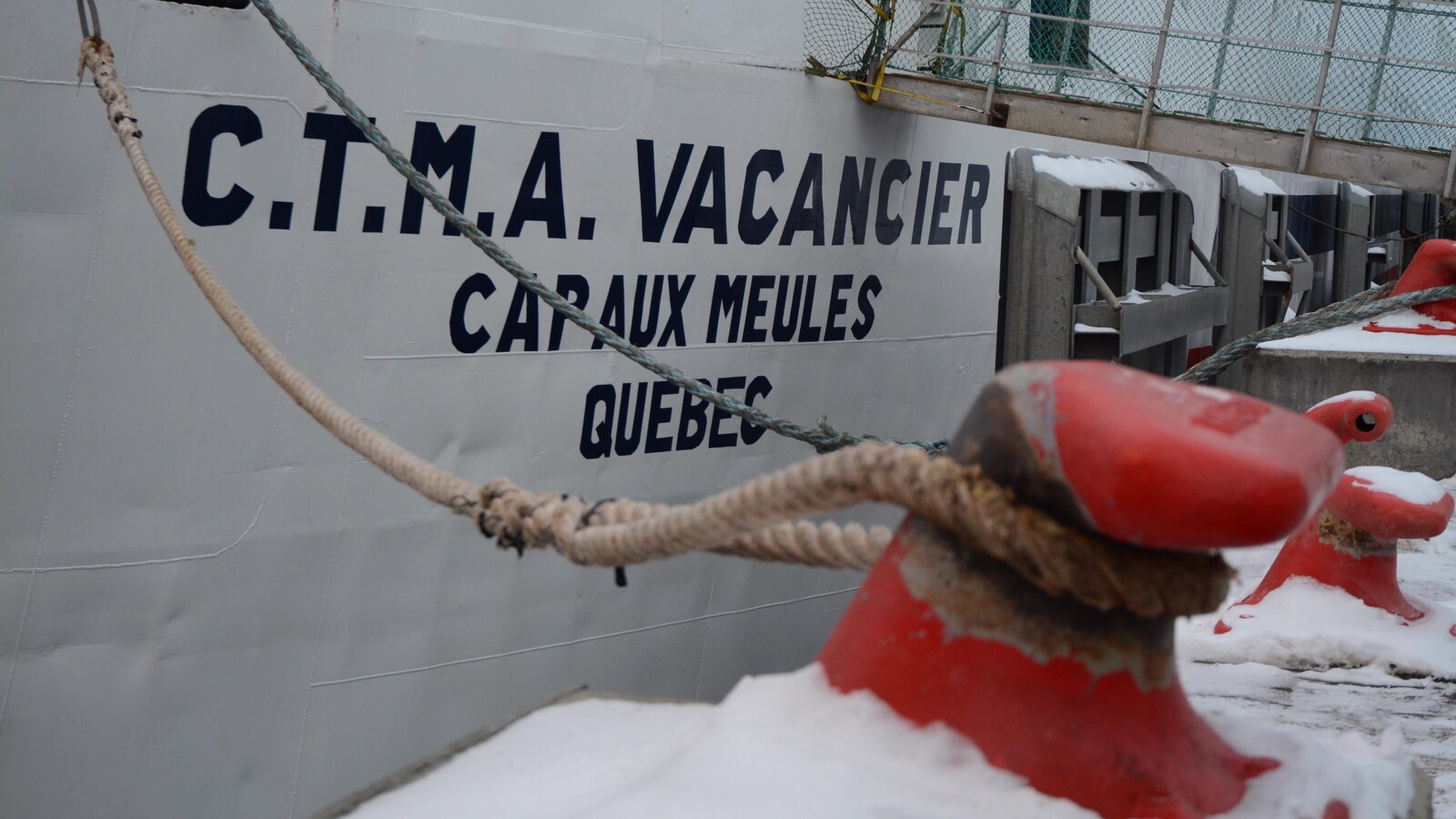 Le navire est amarré au quai de Matane.