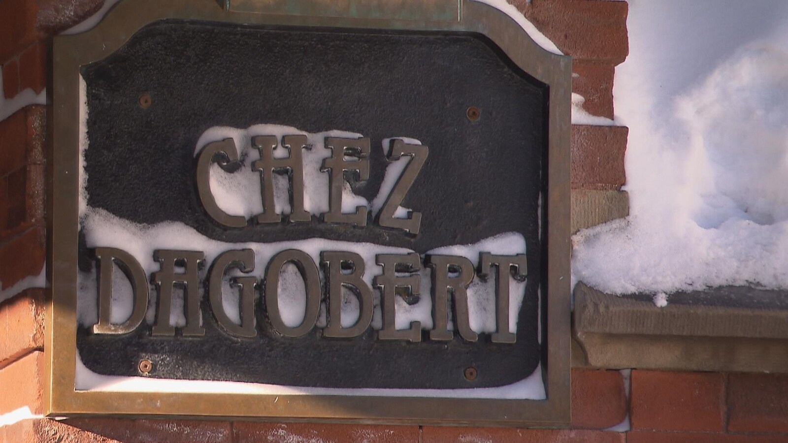 La devanture du bar Chez Dagobert