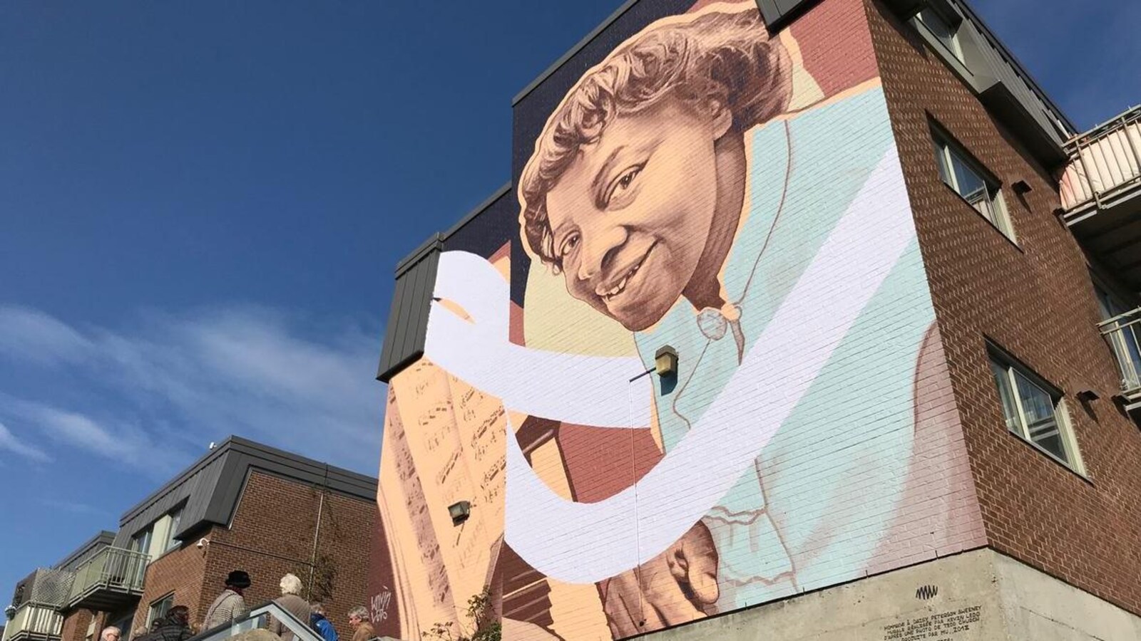 La murale en hommage à Daisy Peterson Sweeney.